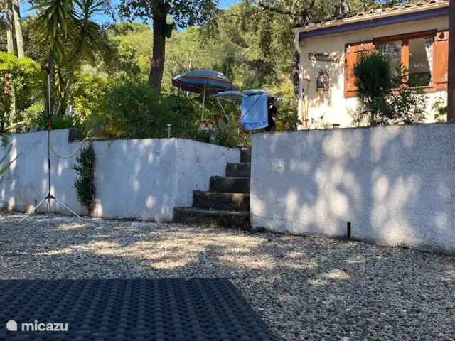 Location de Vacances France, Côte d'Azur, Gassin, chalet - Le Clochard Une tarte au citron merengue dans le salon