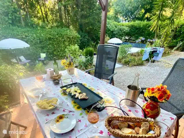 Location de Vacances France, Côte d'Azur, Gassin, chalet - Le Clochard Grillades sur la véranda