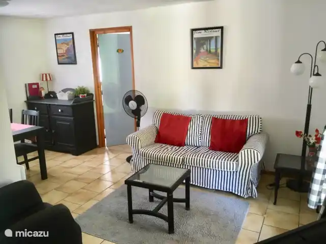 Location de Vacances France, Côte d'Azur, Gassin, chalet - Le Clochard Salon avec coin repas