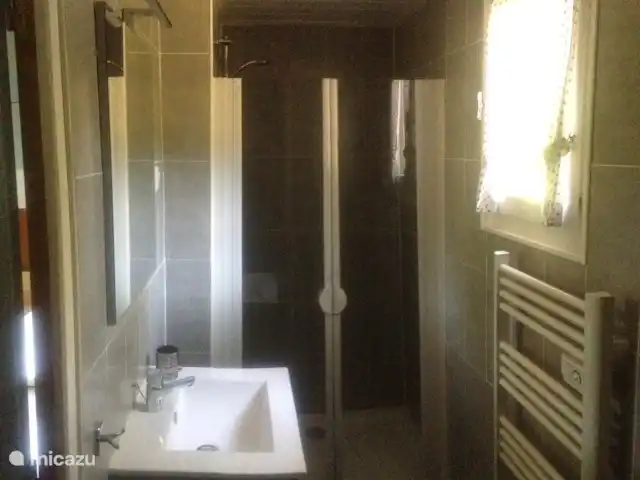 Location de Vacances France, Côte d'Azur, Gassin, chalet - Le Clochard Salle de bains moderne