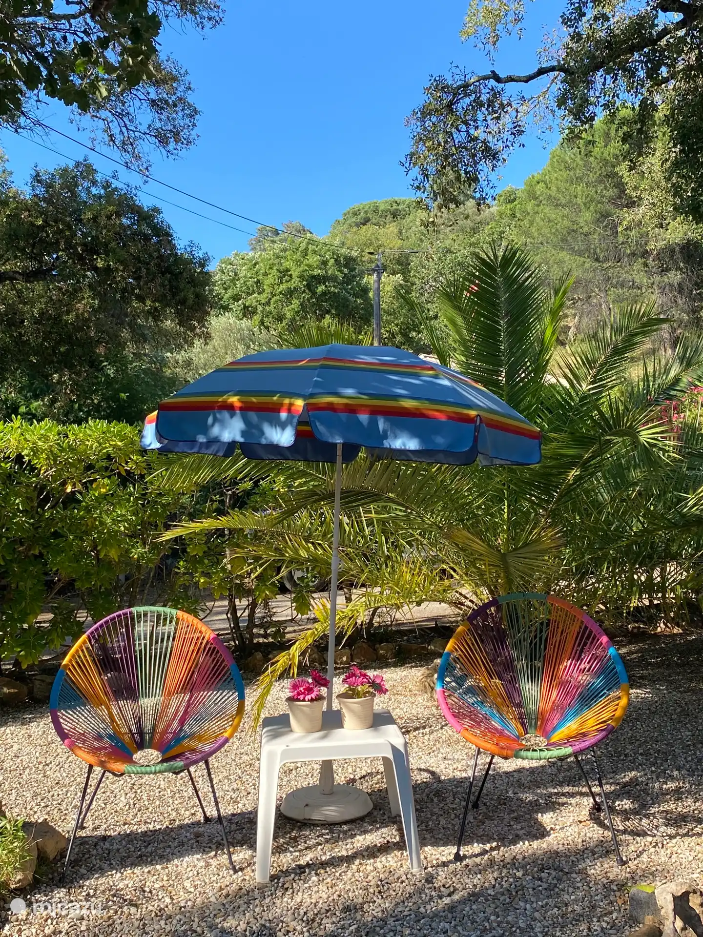 Ein schöner Sitzplatz, wo man die Abendsonne genießen kann 