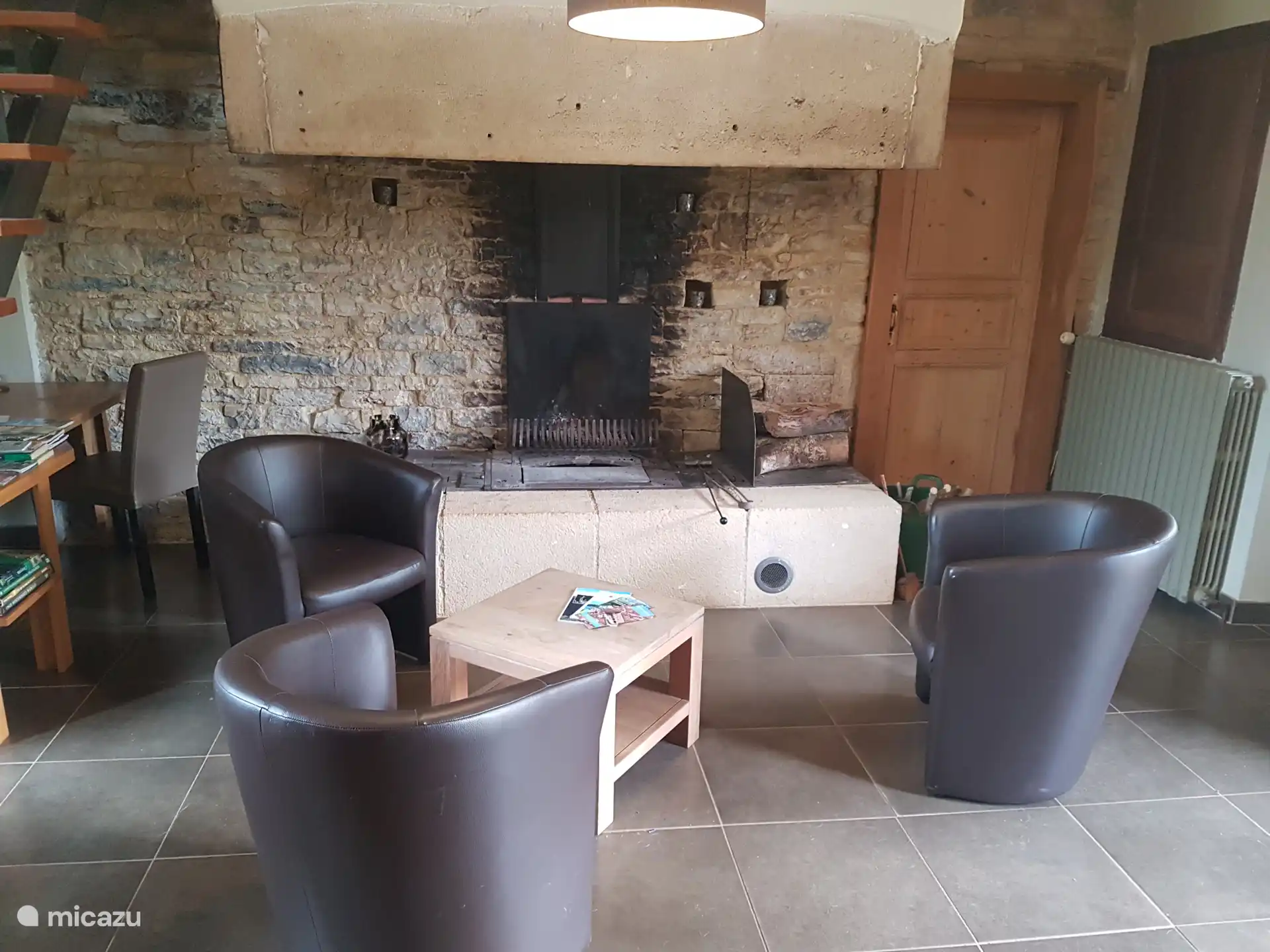 sitting area in the living room ( apero ?)