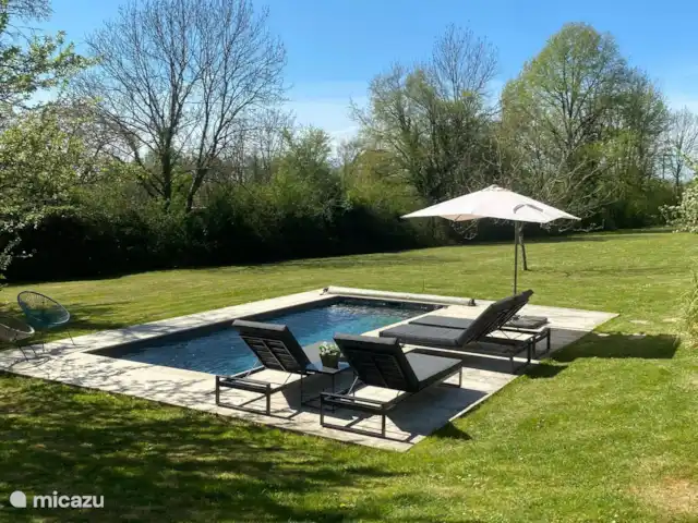 Maison des Coeurs Perdus huren in Frankrijk, Bourgogne, Sainte-Colombe-des-Bois - vakantiehuis Natuurlijk zwembad 7x3 meter