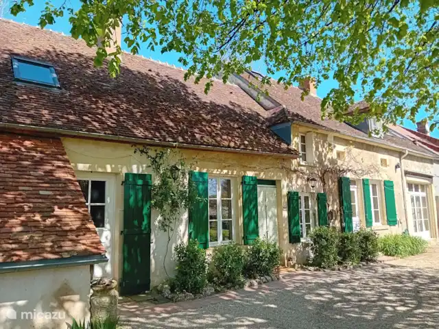 Maison des Coeurs Perdus huren in Frankrijk, Bourgogne, Sainte-Colombe-des-Bois - vakantiehuis Maison des Coeurs Perdus huren in Frankrijk, Bourgogne, Sainte-Colombe-des-Bois - vakantiehuis