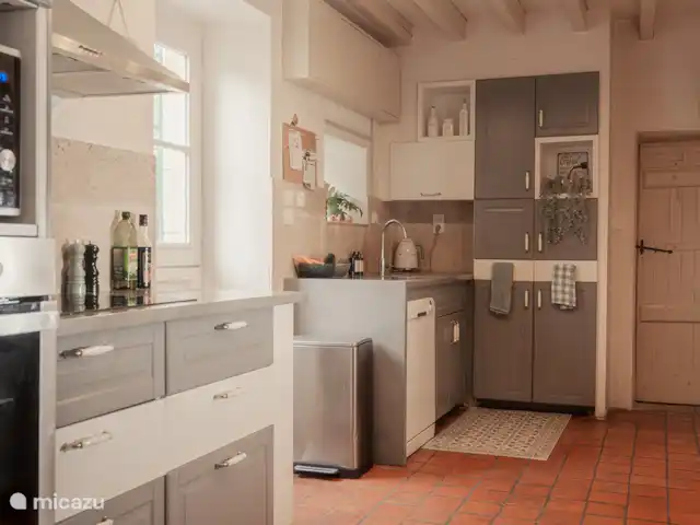 Maison des Coeurs Perdus huren in Frankrijk, Bourgogne, Sainte-Colombe-des-Bois - vakantiehuis keuken