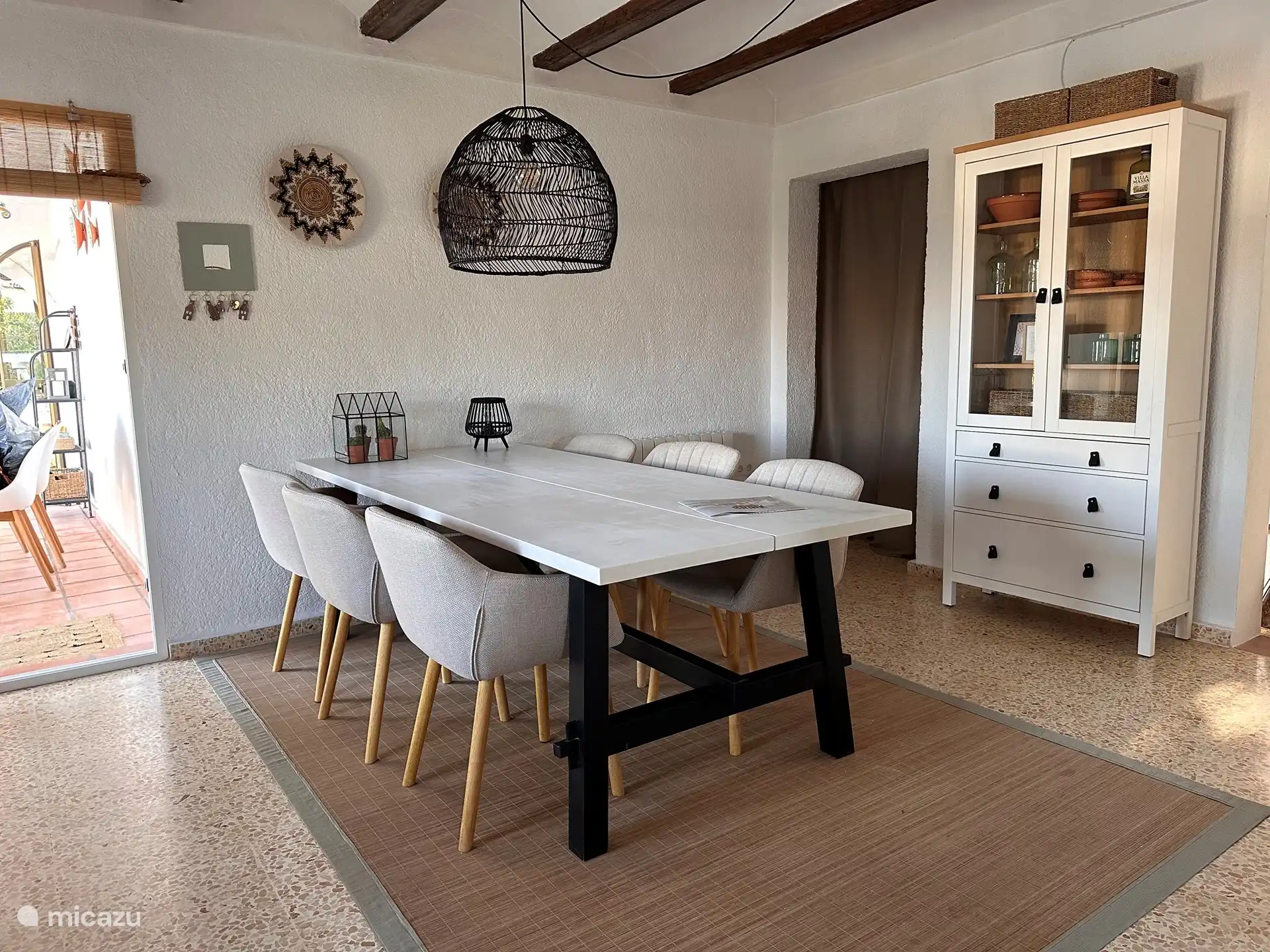 The cozy dining area for 6 people.