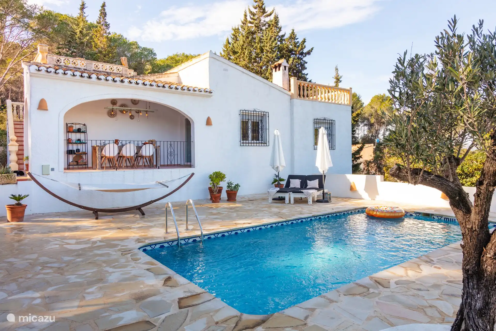 The naya which overlooks the pool and the valley.