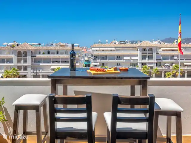 Coeur de Nerja -vue mer + plage 3 min. | Espagne, Costa del Sol, Nerja - appartement La terrasse avant est un endroit idéal pour un verre de vin et des tapas dans l’après-midi.