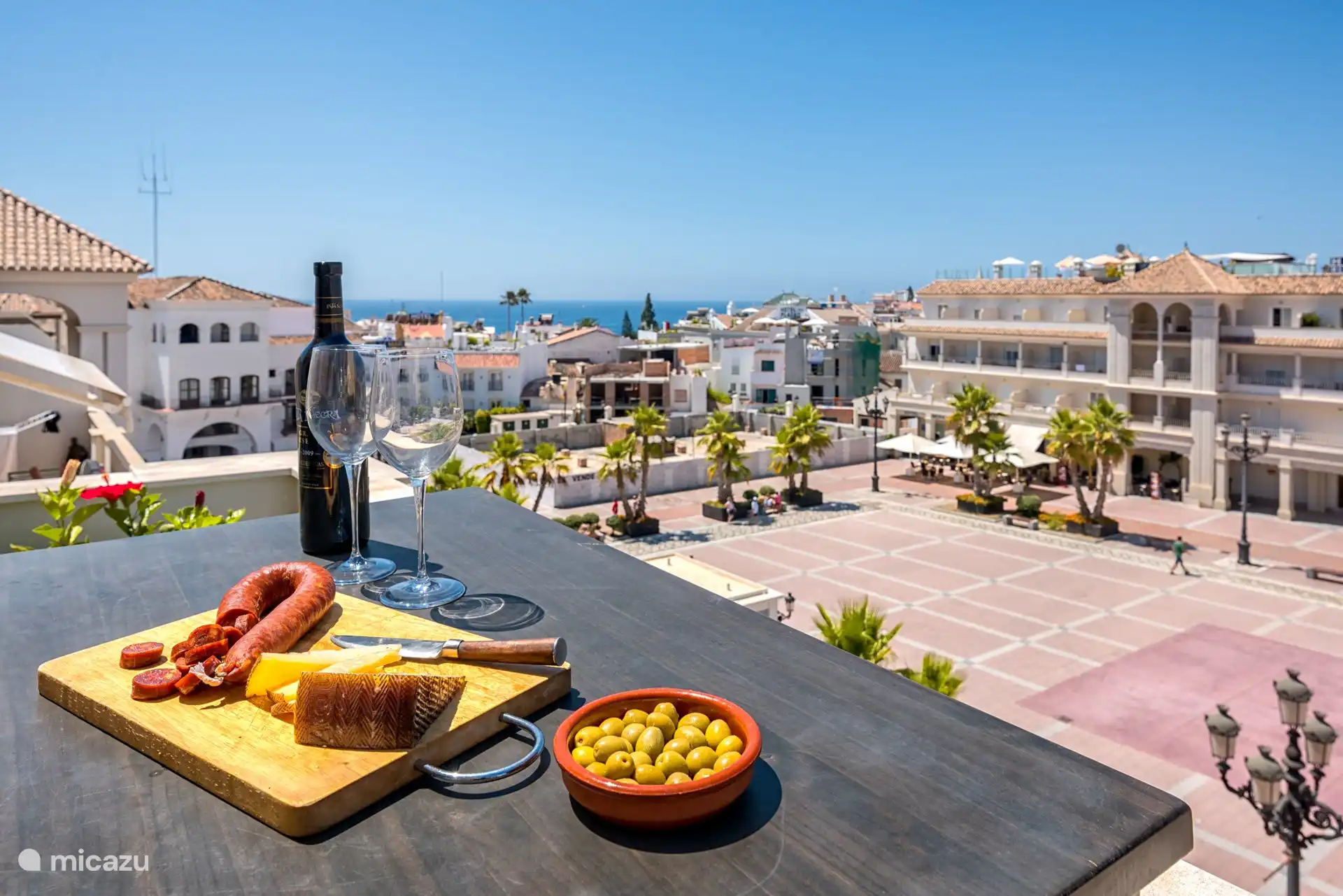 Die stattliche Plaza de España