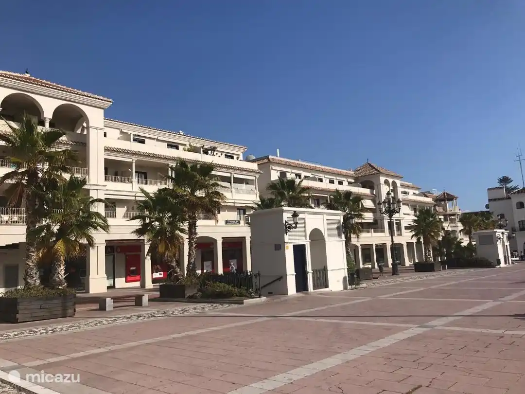 Das Apartmenthaus an der Plaza de España.