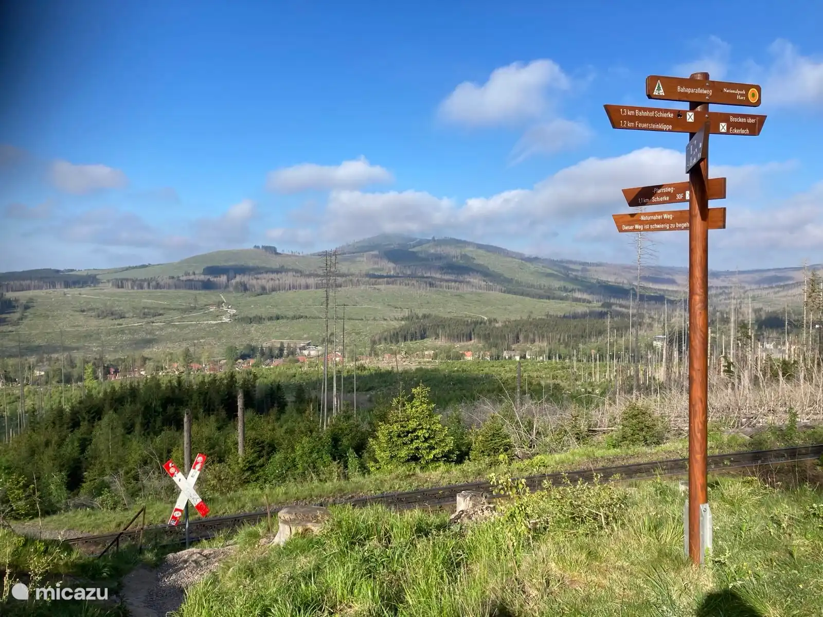 Wanderwege und Ausblicke in alle Richtungen.