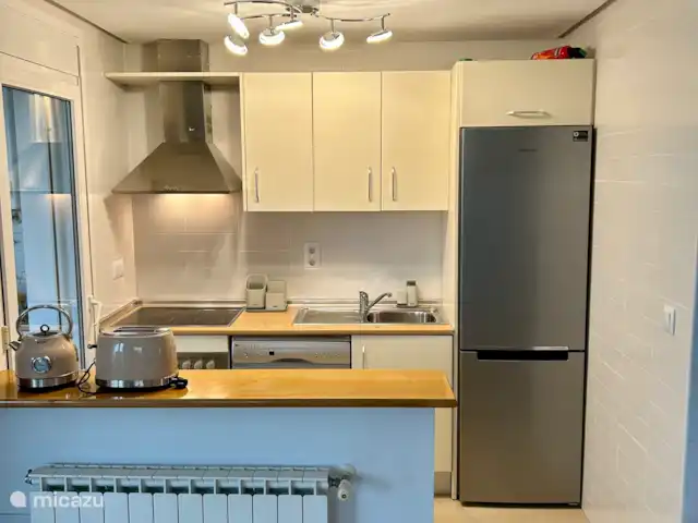 Casa To-r-relax en España, Costa Cálida, Torre Pacheco - casa vacacional La cocina totalmente equipada. La cocina incluye lavavajillas y lavadora. También disponemos de plancha, tabla de planchar y perchero.