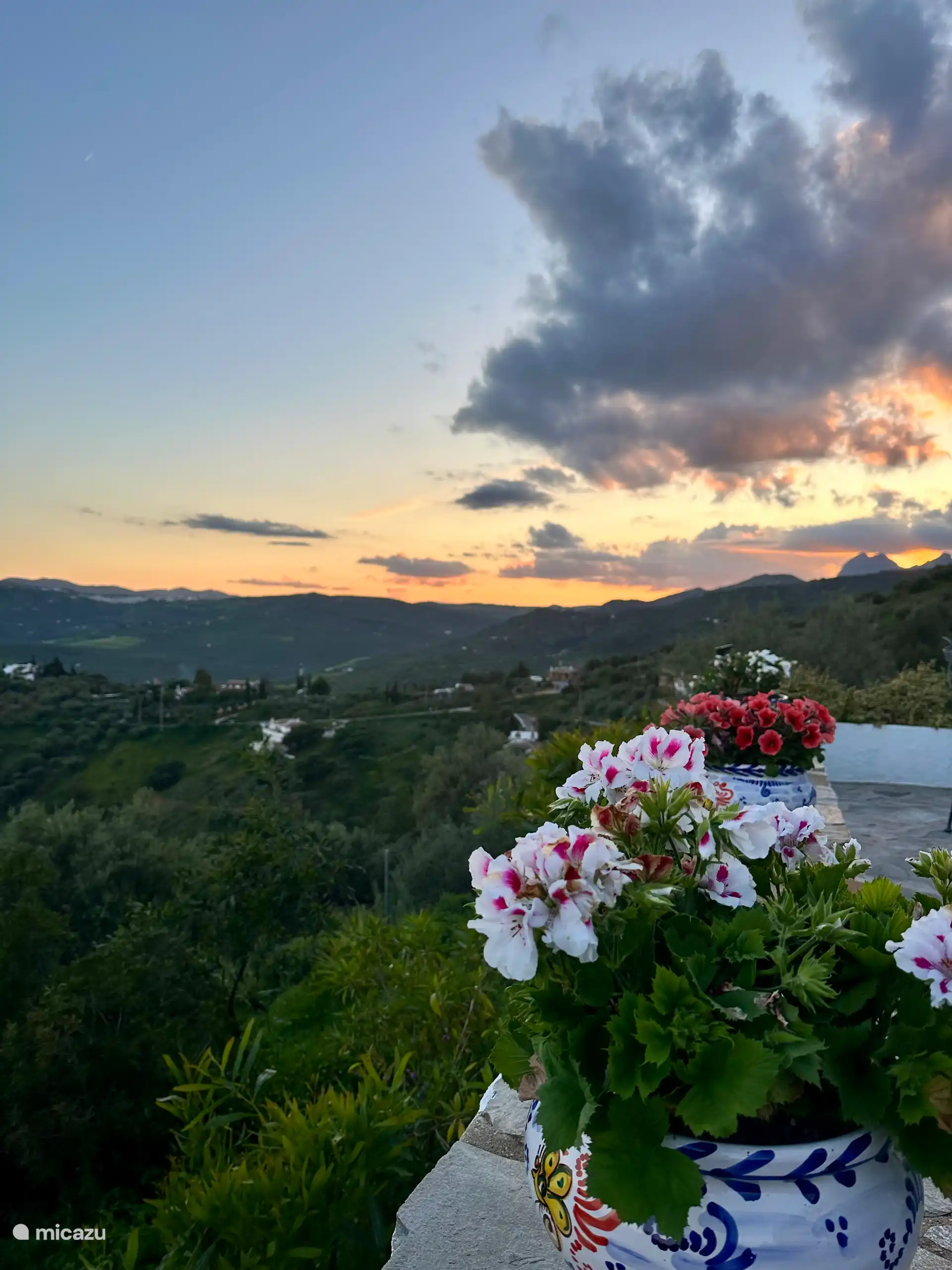 Stimmungsvolles Foto mit Colmenar oben links