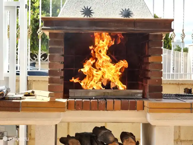 villa huren in Spanje, Costa Blanca, Polop – Casa Rita Blanca Barbecue  in de tuin voor uw gezellige etentjes