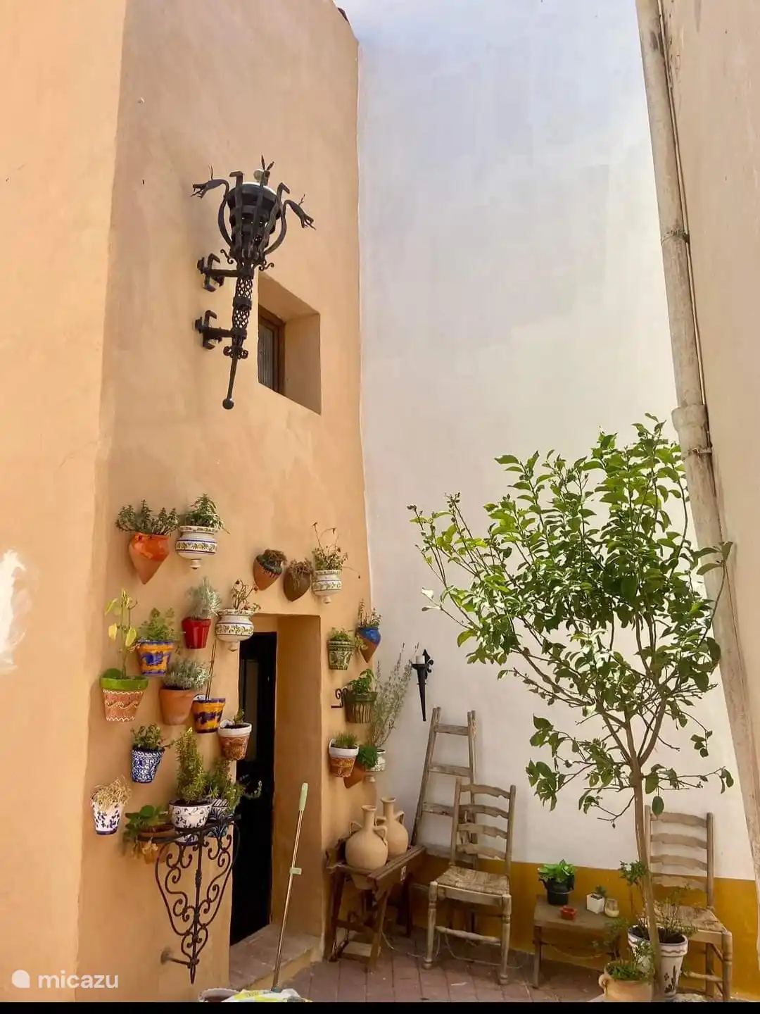 stimmungsvolle Straßen von Polop