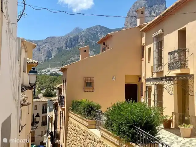 villa huren in Spanje, Costa Blanca, Polop – Casa Rita Blanca sfeervolle straatjes van Polop