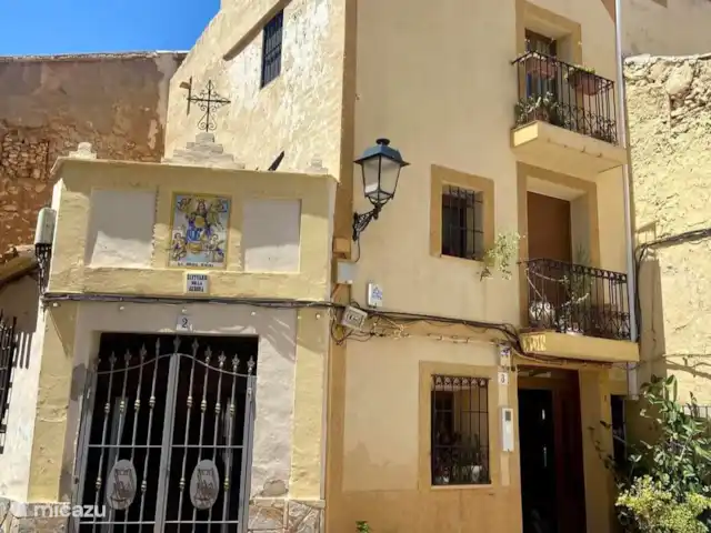 villa huren in Spanje, Costa Blanca, Polop – Casa Rita Blanca sfeervolle straatjes van Polop
