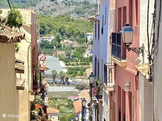 villa huren in Spanje, Costa Blanca, Polop – Casa Rita Blanca sfeervolle straatjes van Polop