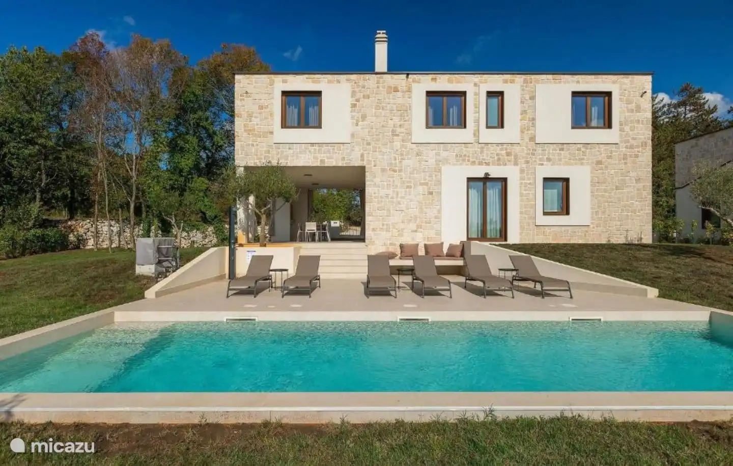 swimming pool + sunbeds