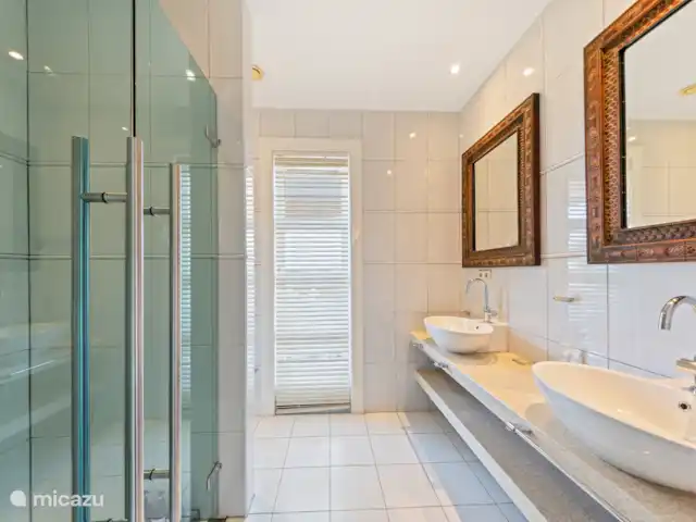 Villa Bella Vista - Brakkeput Abou | Curaçao, Banda Ariba (est), Brakkeput Abou - villa Salle de bain attenante de la chambre principale.