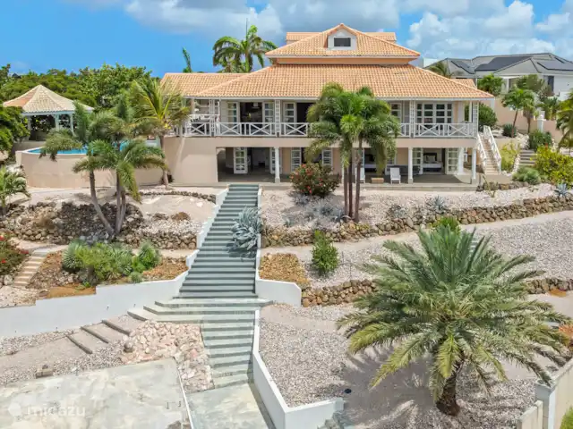 Villa Bella Vista - Brakkeput Abou | Curaçao, Banda Ariba (est), Brakkeput Abou - villa Située dans le quartier calme et exclusif de Brakkeput Abou, cette villa spacieuse avec 6 chambres et 5,5 salles de bains offre beaucoup d’intimité.