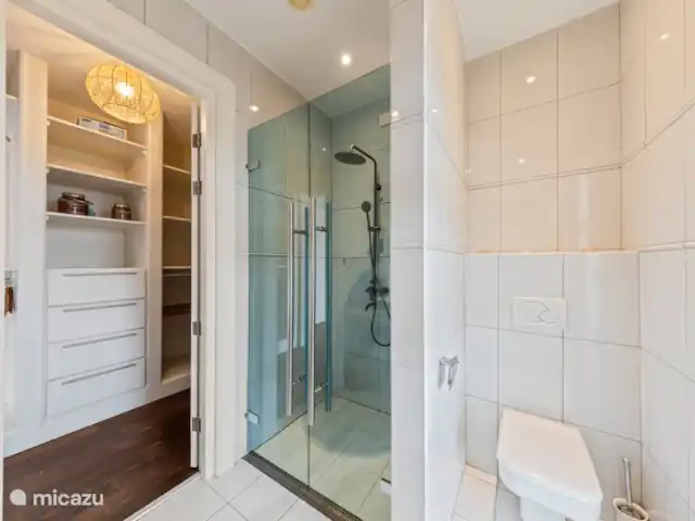 Villa Bella Vista - Brakkeput Abou | Curaçao, Banda Ariba (est), Brakkeput Abou - villa Salle de bain chambre principale.