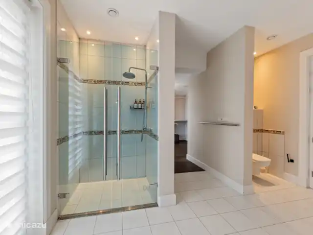 Villa Bella Vista - Brakkeput Abou | Curaçao, Banda Ariba (est), Brakkeput Abou - villa Salle de bain partagée pour les deux chambres au rez-de-chaussée.