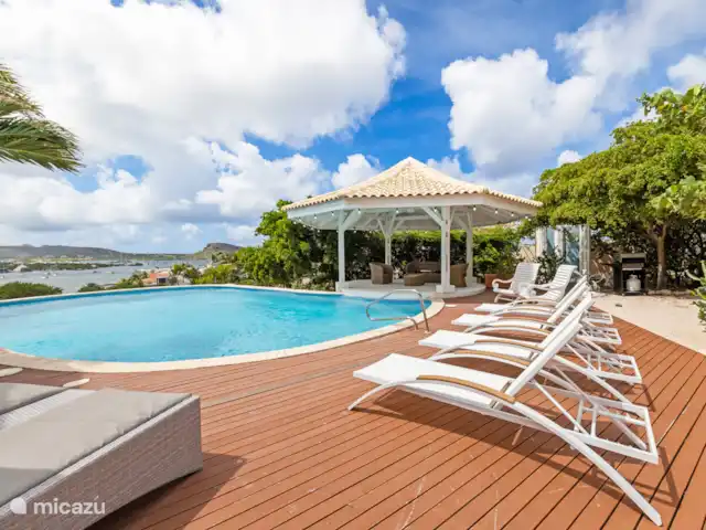 Villa Bella Vista - Brakkeput Abou | Curaçao, Banda Ariba (est), Brakkeput Abou - villa Cette villa est située sur une propriété privée et fermée et vous invite à profiter pleinement de la vie insulaire.