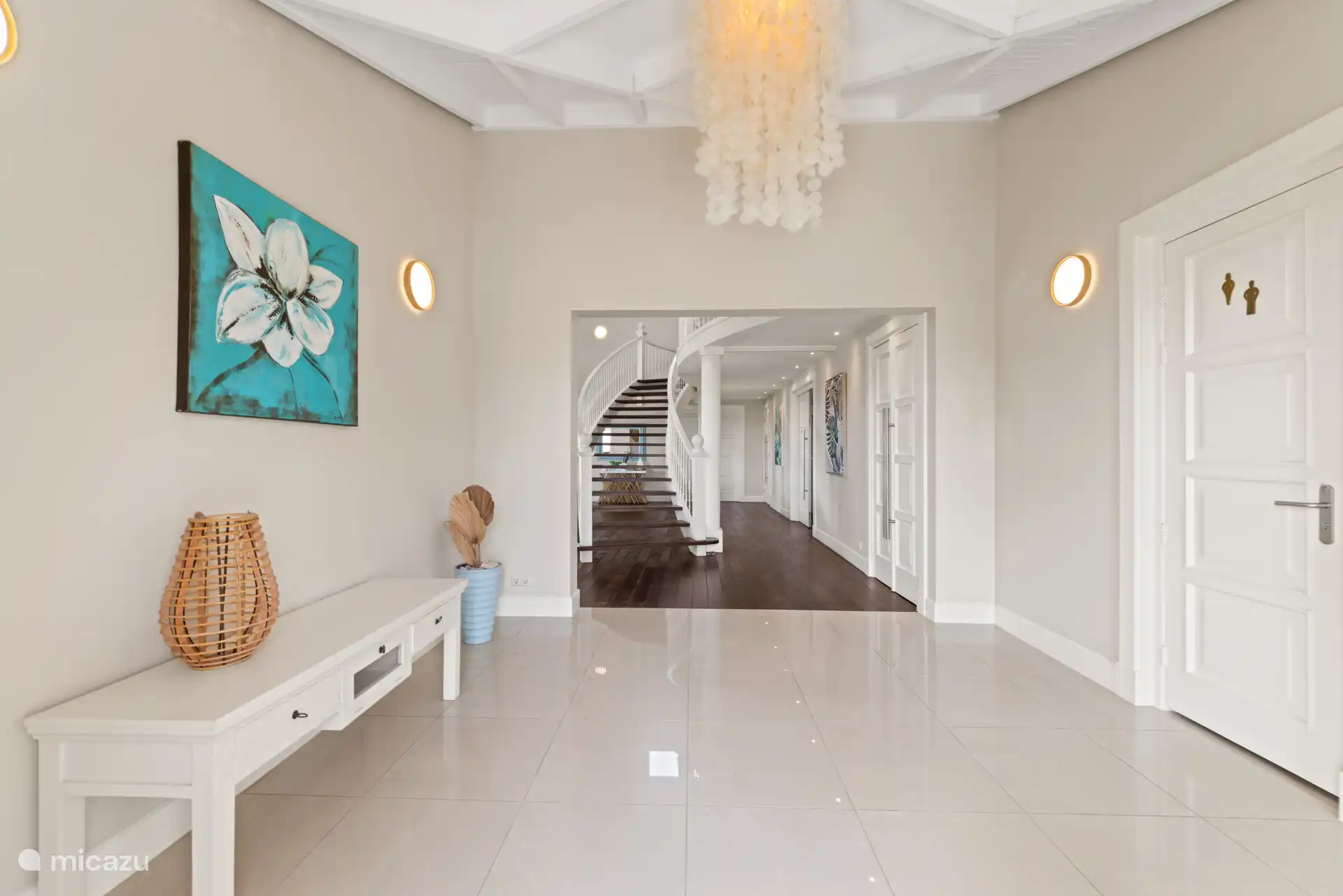 Es gibt auch ein Gäste-WC.