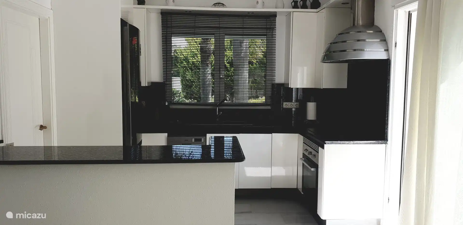 Die ausgestattete Küche