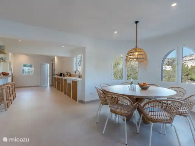 Villa del Valle en España, Costa Blanca, Benissa - villa Cocina totalmente equipada con zona de comedor en Villa Soleà Benissa en la Costa Blanca