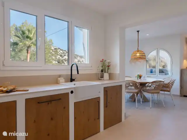 Villa del Valle en España, Costa Blanca, Benissa - villa Desde la cocina de Villa Soleà una hermosa vista sobre el gran jardín