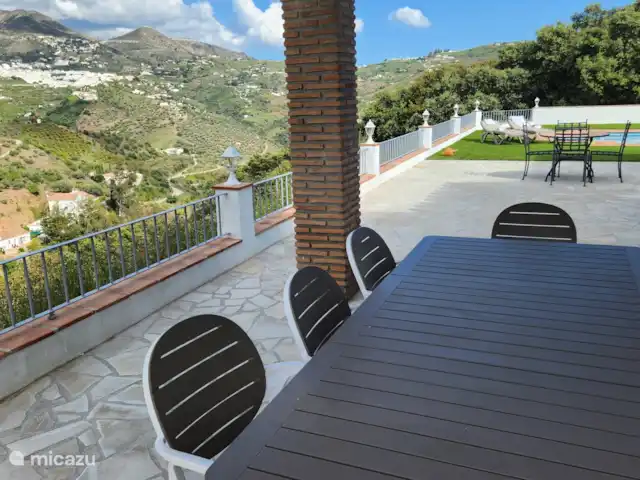 Cortijo Marleen midden in natuur huren in Spanje, Andalusië, Árchez - villa Ontbijtje en genieten