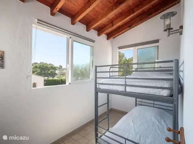 Villa Nij Tsjin | Espagne, Costa Blanca, Jávea - villa 4ème chambre (passage de la 3ème chambre) avec lit double superposé et lit gigogne pour 3ème personne