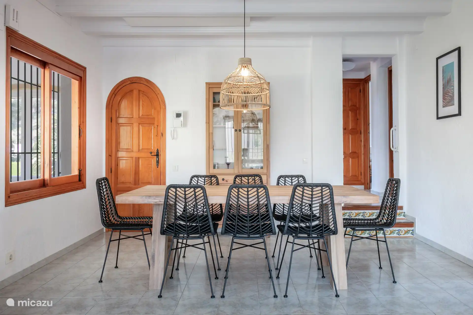 Esstisch mit 8 Stühlen