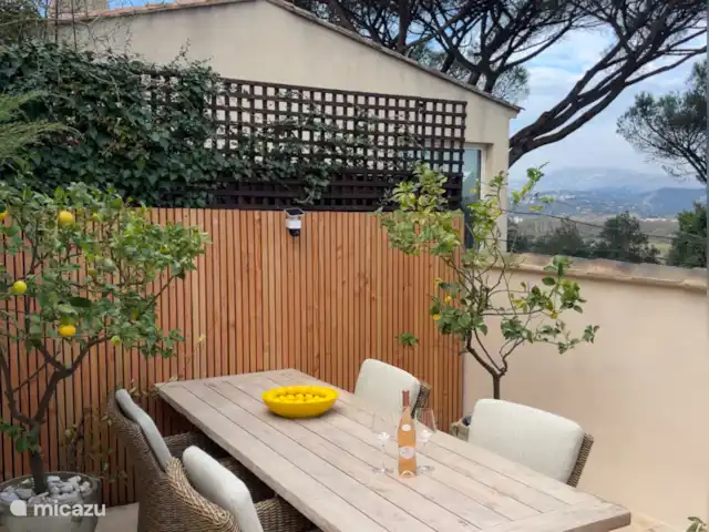 Location de Vacances France, Côte d'Azur, Cogolin, maison de vacances - Maison LouLou Salle à manger extérieure