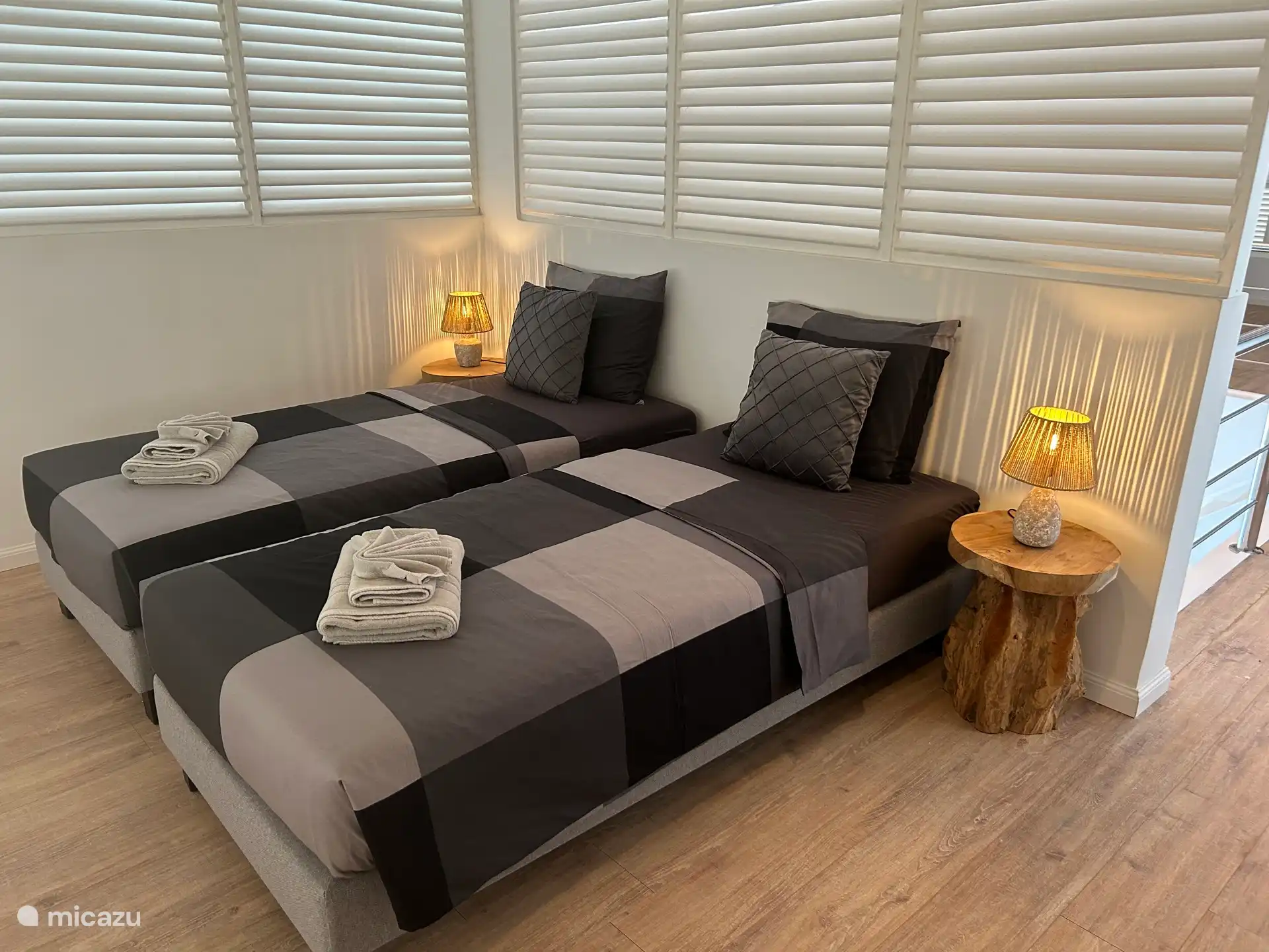 Drittes Schlafzimmer auf halboffenem Dachboden