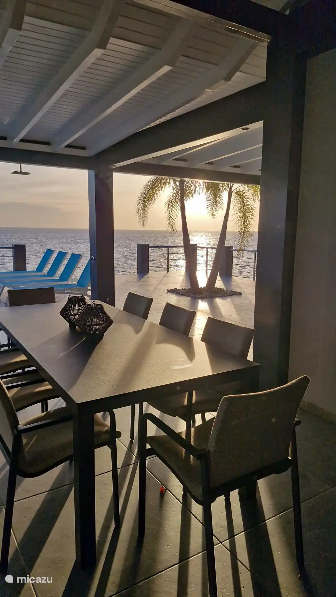 Hier können Sie beim Sonnenuntergang essen