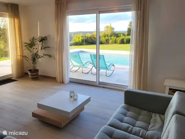 Monplaisant | France, Dordogne, Monplaisant - villa Salon avec porte coulissante en verre
