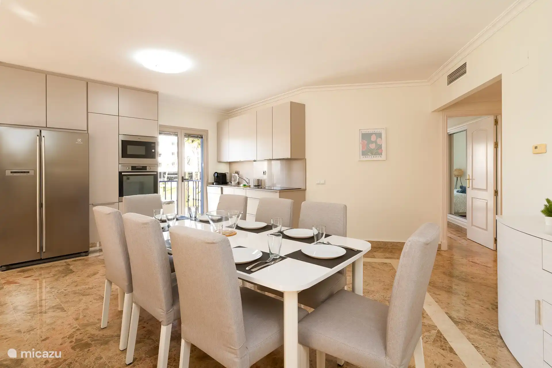 Küche und Esszimmer