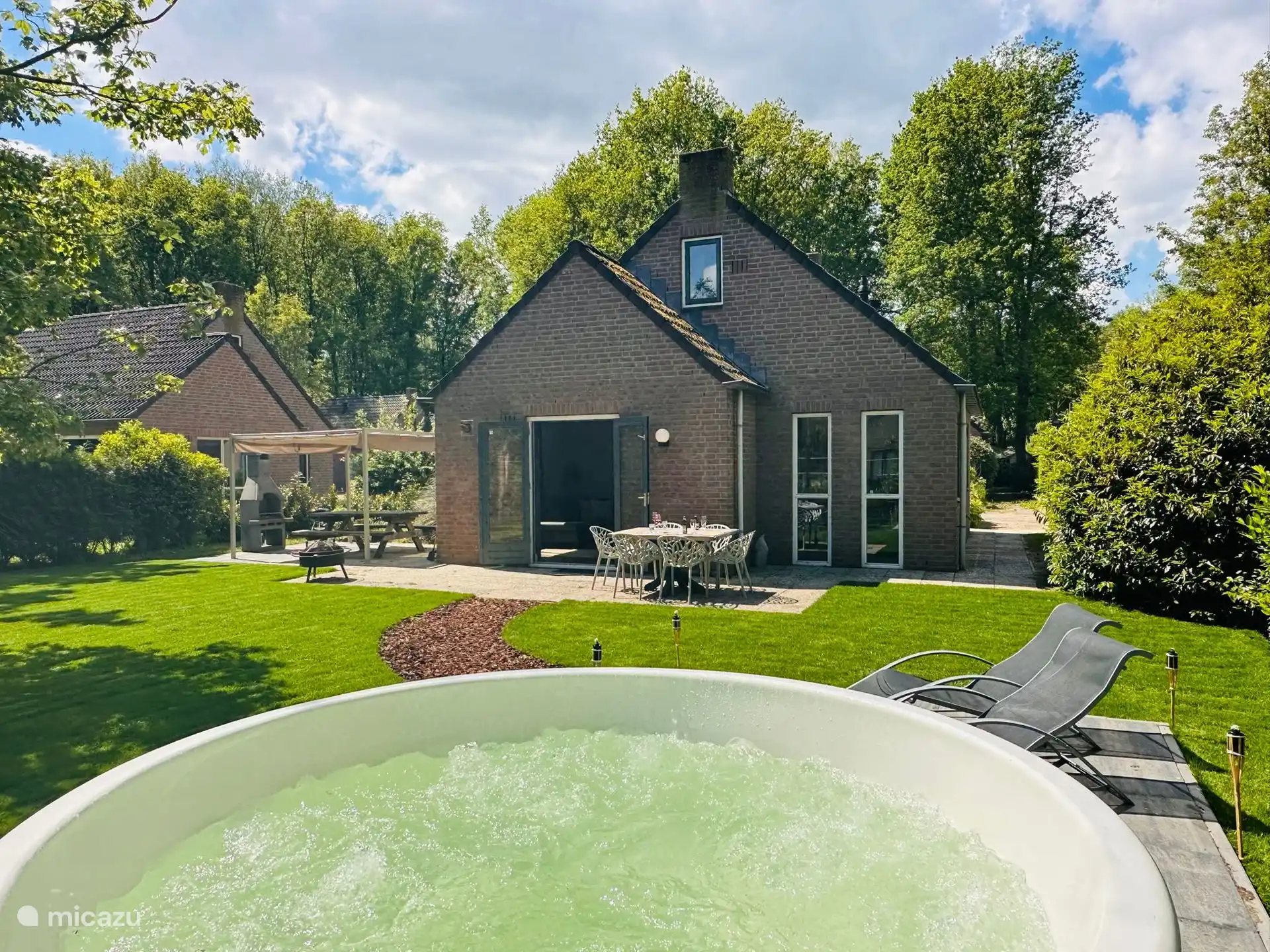 6p. Boshuis *Hottub*De Groene Specht in Netherlands, Gelderland, Ewijk - holiday house