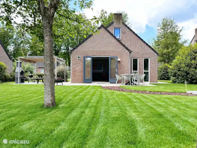 6p. Boshuis *Jacuzzi*De Groene Specht | Pays-Bas, Gueldre, Ewijk - maison de vacances Belles portes-fenêtres