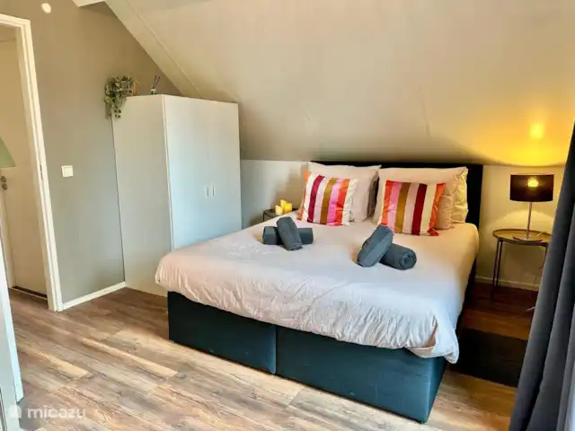 6p. Boshuis *Jacuzzi*De Groene Specht | Pays-Bas, Gueldre, Ewijk - maison de vacances Chambre à l’étage avec lit double