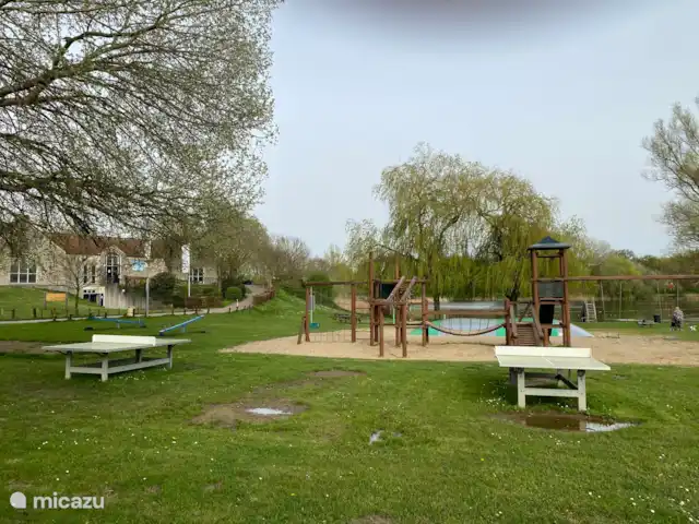 6p. Boshuis *Jacuzzi*De Groene Specht | Pays-Bas, Gueldre, Ewijk - maison de vacances Belle aire de jeux extérieure avec château gonflable extérieur
