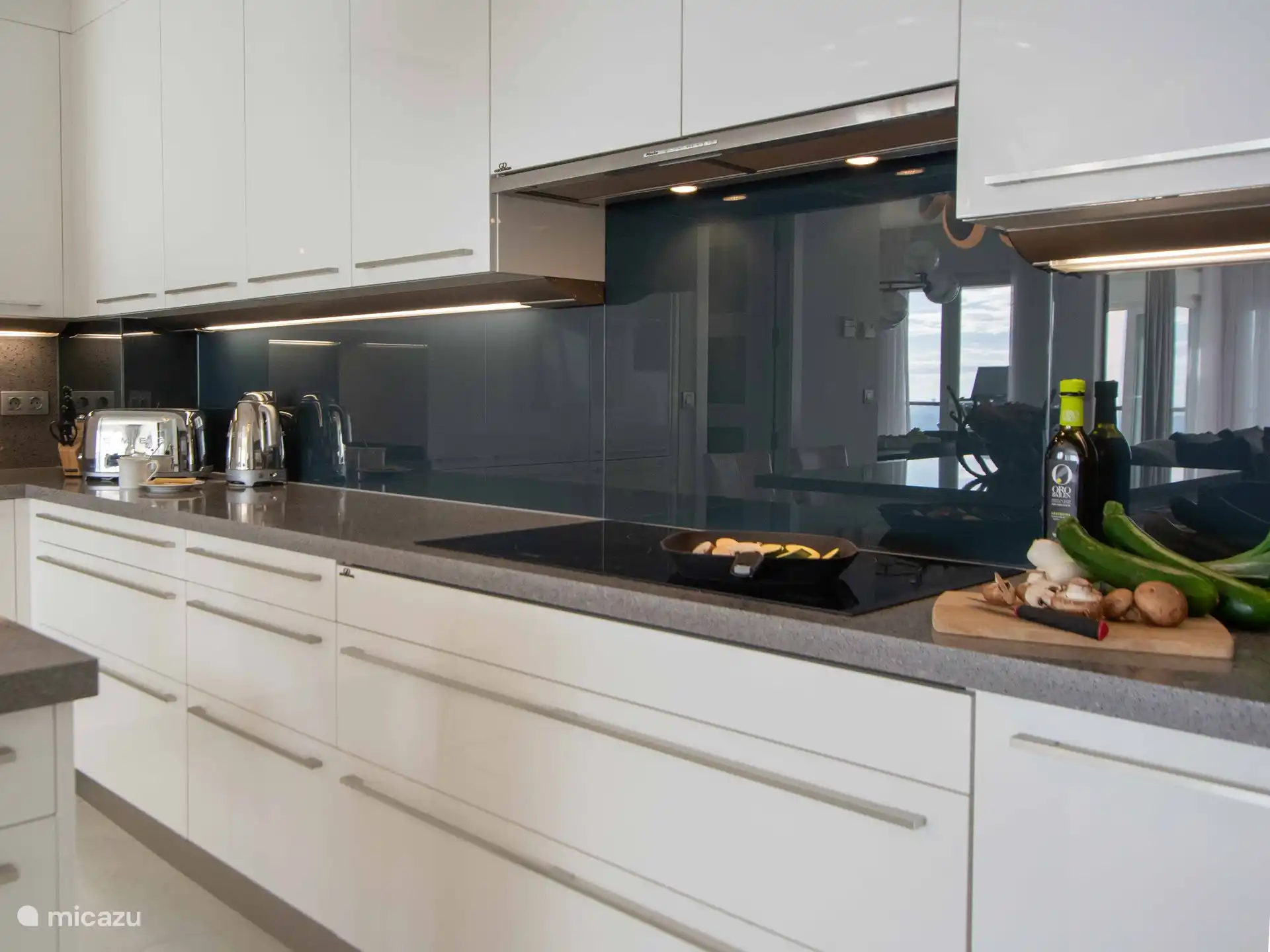 Panorama del Mar - Moderne keuken.