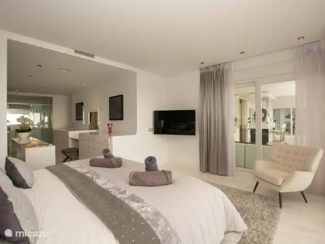 Panorama del Mar huren in Spanje, Costa Blanca, Altea - appartement Panorama del Mar - Master bedroom met inloopkast.