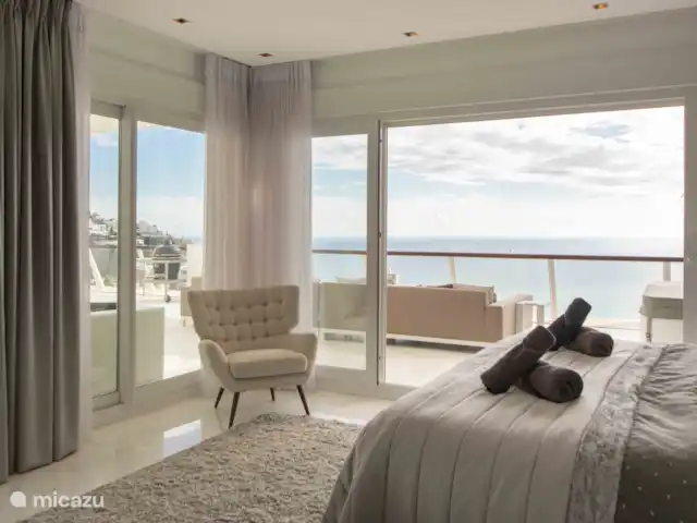 Panorama del Mar huren in Spanje, Costa Blanca, Altea - appartement Panorama del Mar - Master bedroom met directe toegang tot het terras.