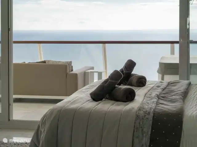 Panorama del Mar huren in Spanje, Costa Blanca, Altea - appartement Panorama del Mar - Master bedroom met directe toegang tot het terras.