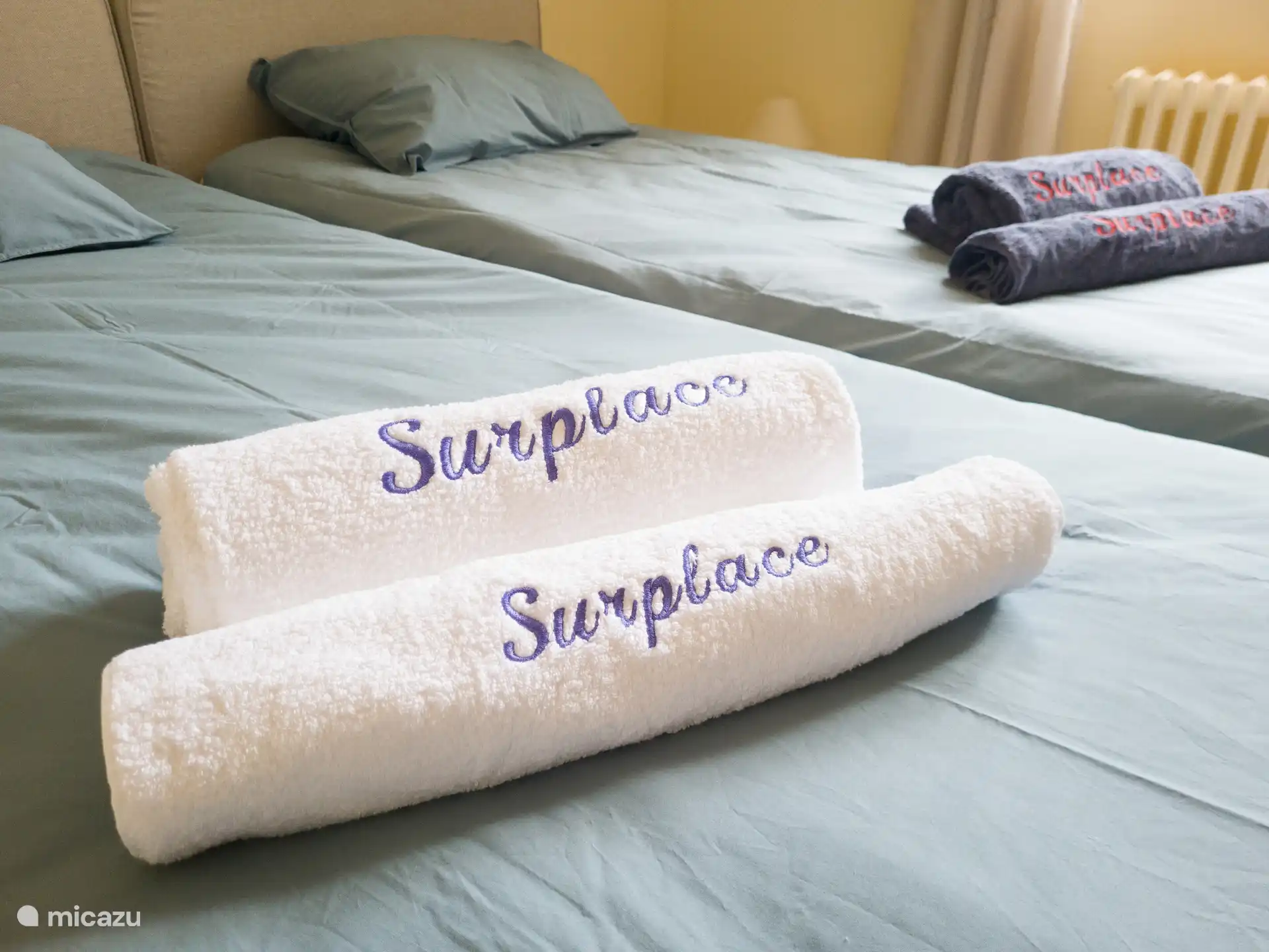 towels Surplace