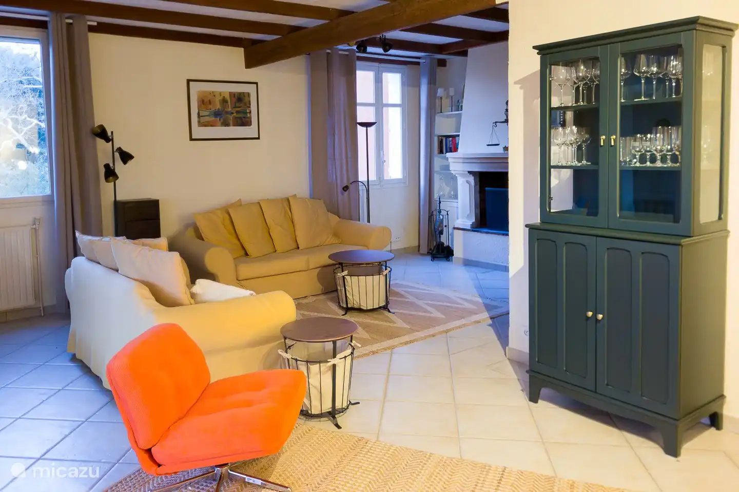 L shaped living room with 12 comfortable seats